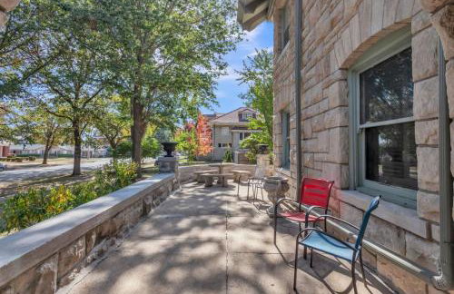 Massive 5 bedroom downtown - Photo 9