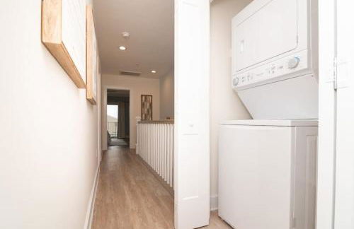 NEW 3BR-3BA Beach Block with Parking - Photo 26