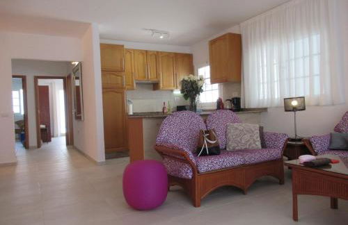 LAS ROSAS by RENTMEDANO Stunning luxury Chocolate Box villa with private heated pool & wifi - Foto 17