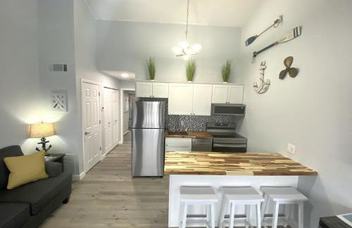 B Lakefront! Remodeled, Boat Slip, Patio Views, Pool, Boat Ramp, WIFI - Foto 5