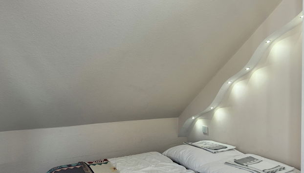 Modern House Gehrden auf 2 Etagen, Nice Garten, Barbecue, Contactless Check-in, free parking - Foto 2, Zimmer