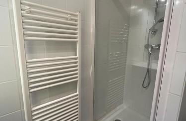 Studio WIFI TÉLÉ parking privé - Foto 4