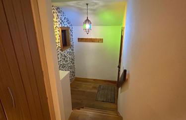 Yellow house on the hill - Foto 31