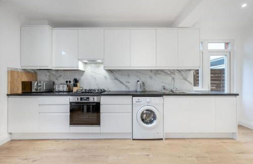 Brand New Cricklewood Zone 2 Modern Home - Foto 21