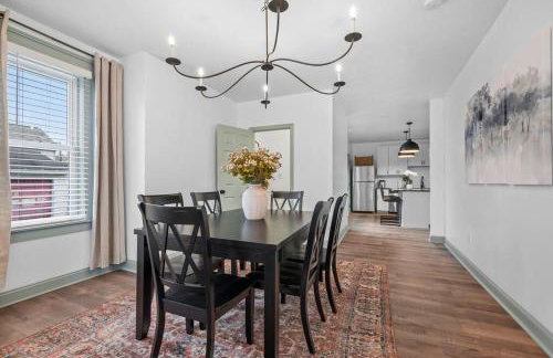 NEW! High-end Manchester Home w/ a hot tub - Foto 11