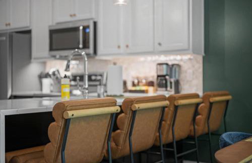 Stunning Penthouse Double King Suite on Butler Street with rooftop deck and free off street parking - Foto 42