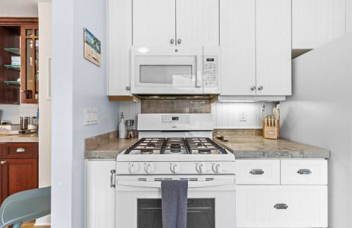 Stunning beach home - steps2sand, AC, Large Patio and Fast Wifi! - Foto 78