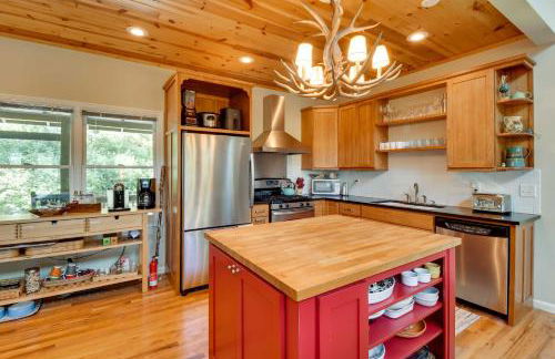 Spacious Georgia Escape with Fireplace, Deck and Grill - Foto 6