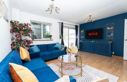 Homely Hornchurch - 5 Bed House - Foto 1