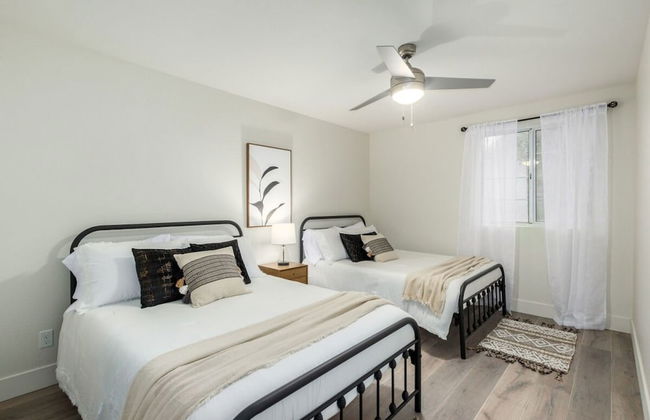 5BR Citrus Estate Sleeps 13 Free Htd Pool Gameroom - Photo 23