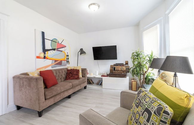 Spacious 4BR Family Home in Detroit Wifi & Parking - Foto 3