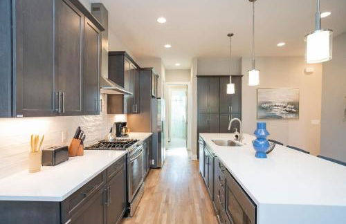 2 Miles to Broadway w Rooftop Deck Grill & Garage - Foto 18