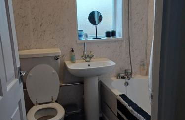 Sir Isaac Newton Grantham good access to A1 & A52 Pets stay FREE - Foto 4