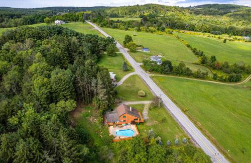 Family-Friendly Cabin with Heated Pool & Sauna - Foto 57