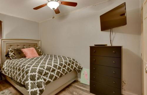 Waterfront Corpus Christi Escape with Pool Access! - Foto 13