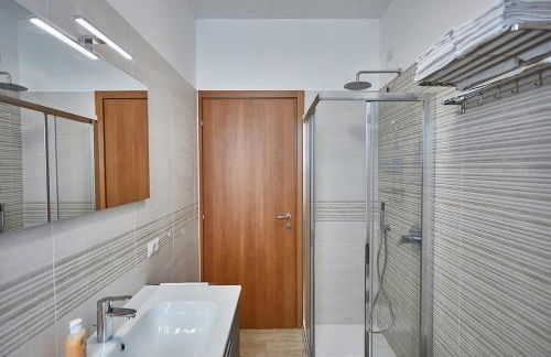 Cattaneo 65 3 bedrooms 5 minutes from lake and station w parking - Foto 24