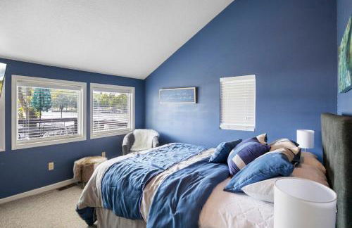 Pet-Friendly Lakefront Home in a Quiet Cove w/ Netflix, Outdoor Seating, Boat Slip - Foto 26