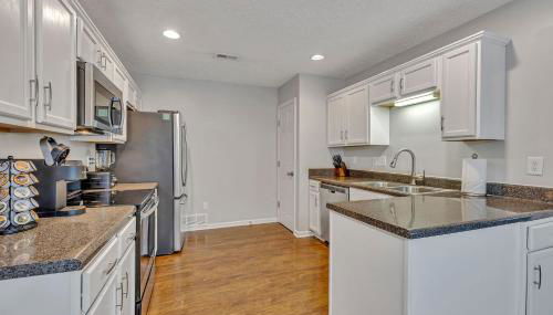 Cozy and Spacious Spring Hill 3BR 2bath Home - Foto 4