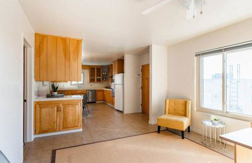 Casa Flora -2BR- FREE Parking in Little Italy! - Foto 8