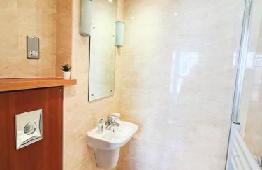Luxury Apartment at Edinburgh - Photo 27