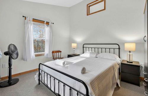 River Access Cabin with Hot Tub, Fire Pit, & WiFi! - Foto 33