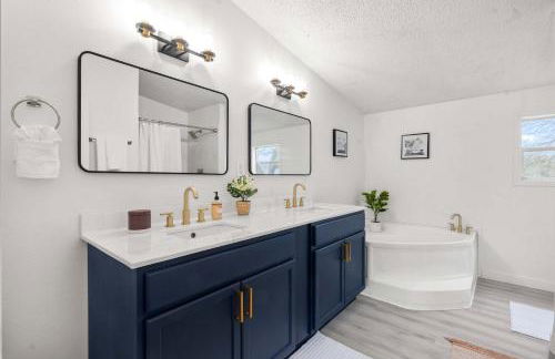 Starlight Horizon 2 Cabins Hot Tub & Pool - Pet-Friendly Texas Hill Country Stay Near Canyon Lake Sleeps 12, Stargazing, Group Getaway - Foto 16