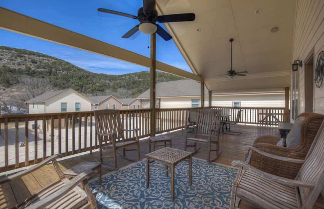 Let's Go Tubing! Awesome House-next to River! - Foto 17