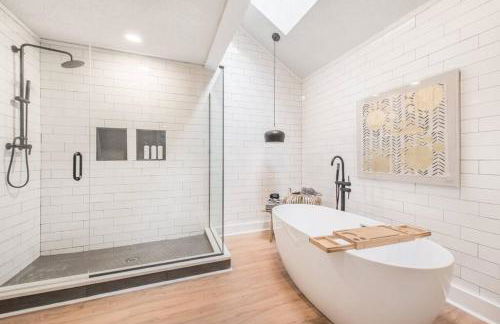 Stylish & Spacious Home Near ATL - Foto 40