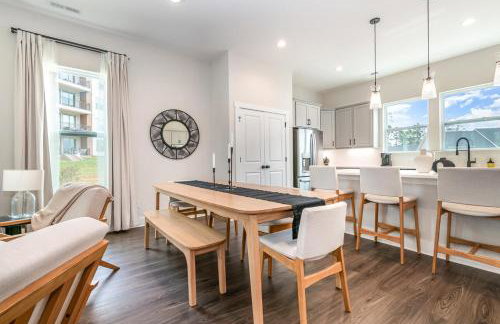 Spacious 4BR Near UNC Charlotte & Major Venues - Foto 13