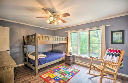 Peaceful New Market Cabin with Deck and Fire Pit! - Foto 15