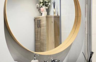 Top Floor Getaway with Cozy Canopy Bed - Foto 4