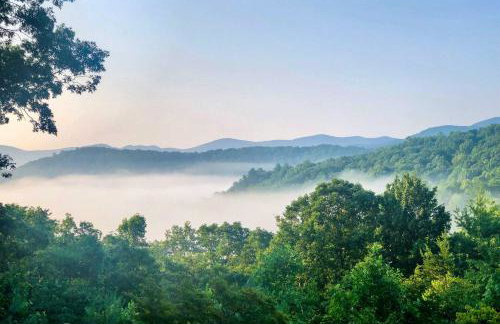 Mountain Cabin with Covered Decks and Fire Pit! - Foto 3