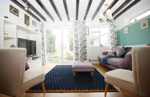 Mount Rd By N And N Stays Contractor Friendly 4 Bed House With Large Driveway, Bath - Photo 23