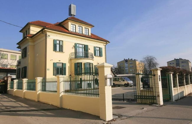 Budget room Hotel Vila Katrca - Foto 1