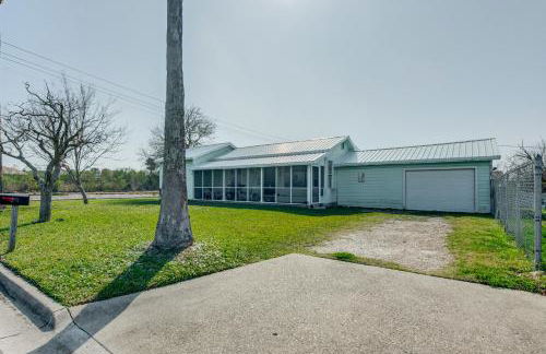 2 Mi to Redfish Bay Aransas Pass Home with Fire Pit - Foto 3