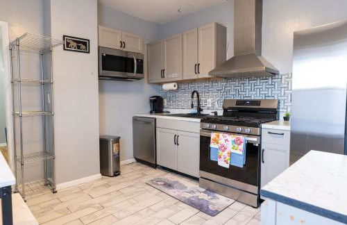 New 3 BR Apt in Elizabeth Railroad Style Path Train Bus Hospital EWR Airport NJ Manhattan NYC - Foto 44