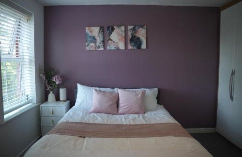 Town Centre spacious 4 bed town house - Foto 14