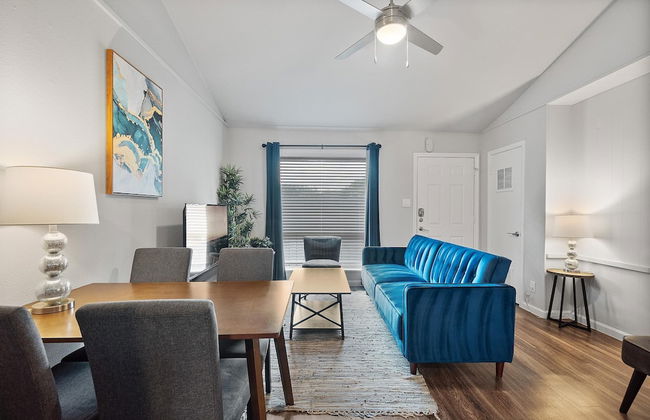 Stylish 1BR Zilker Evonify - Photo 25