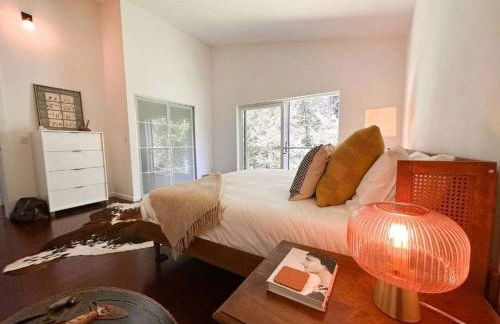 Unique and Private 25ft Waterfall House in Hunter - Foto 35