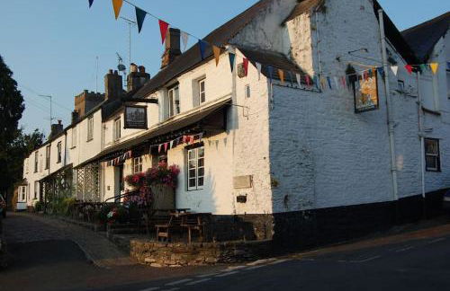 The Post House (Centre of riverside village) - Photo 22