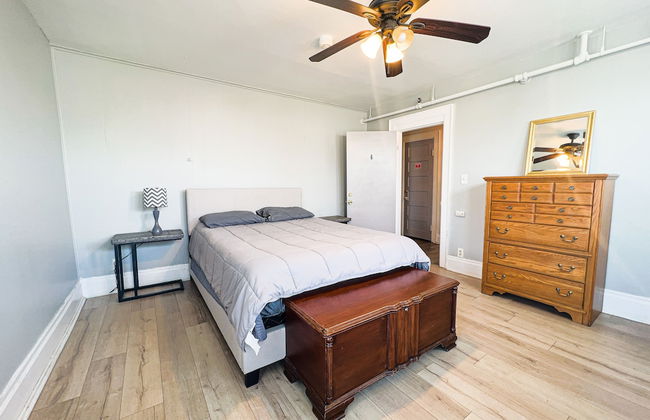 THE 1023 With Private Yard & Parking, Near Falls & Casino by Niagara Hospitality - Photo 13