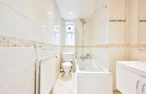 COSY 3BD LONDON ACCOM SLEEPs 6 - Foto 18