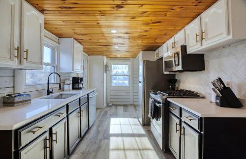 The Black Log Cabin - Hot Tub & Game Room - Foto 4