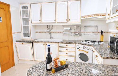 Avenue Apartment - Family-friendly T2 - Estacionamento Privado - Foto 19