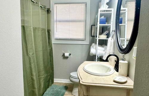 Soothing Greens Color Peaceful 3 BR 1BA Dwelling - Foto 15