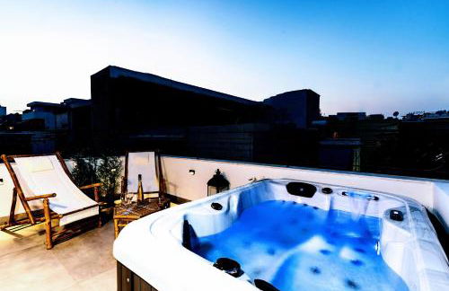 Mosaic Luxury Home - Photo 16