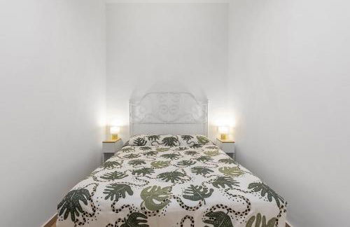 Urban Chic Oasis with AC, Private Pool and Wifi - Photo 17