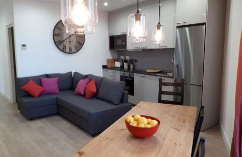 Beautiful Apartment on Las Ramblas with Port views - Photo 4