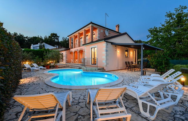 Villa in Visnjan With Private Heated Pool - Photo 18