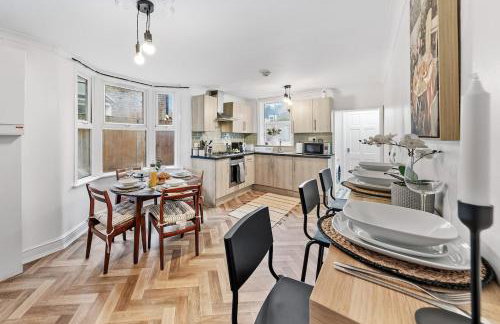 Citylink Spacious 5-Bedroom House,Wi-Fi,Easy Access to Excel and Central London - Foto 3